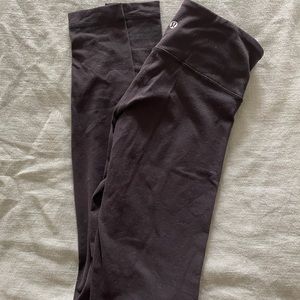 Lulu Lemon Wunder Under Leggings, Size 4!